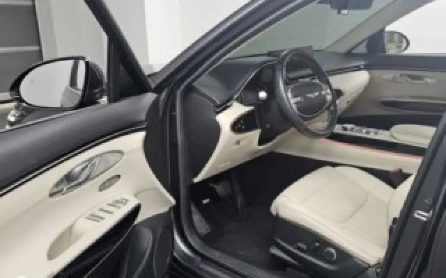 수원자동차경매사이트 GV70 2.5T 가솔린 AWD 매물 사진 4 - 2022/01 99,972km